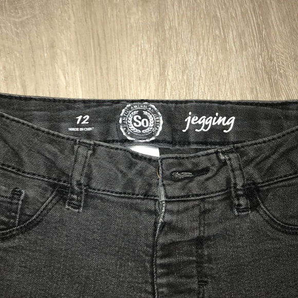 Jeans - Picture 2 of 3